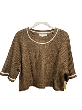 NWT Sugar Moon Women’s Brown/ White 
Neck Edge